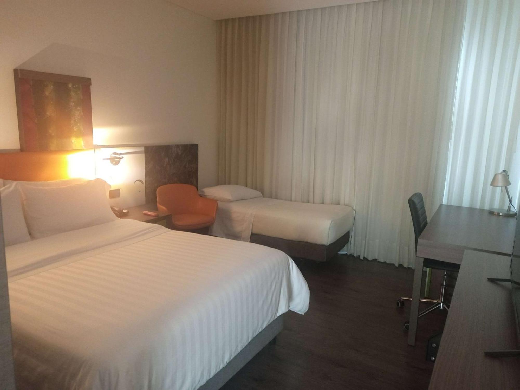 מלון Hampton By Hilton בוקארמנגה מראה חיצוני תמונה