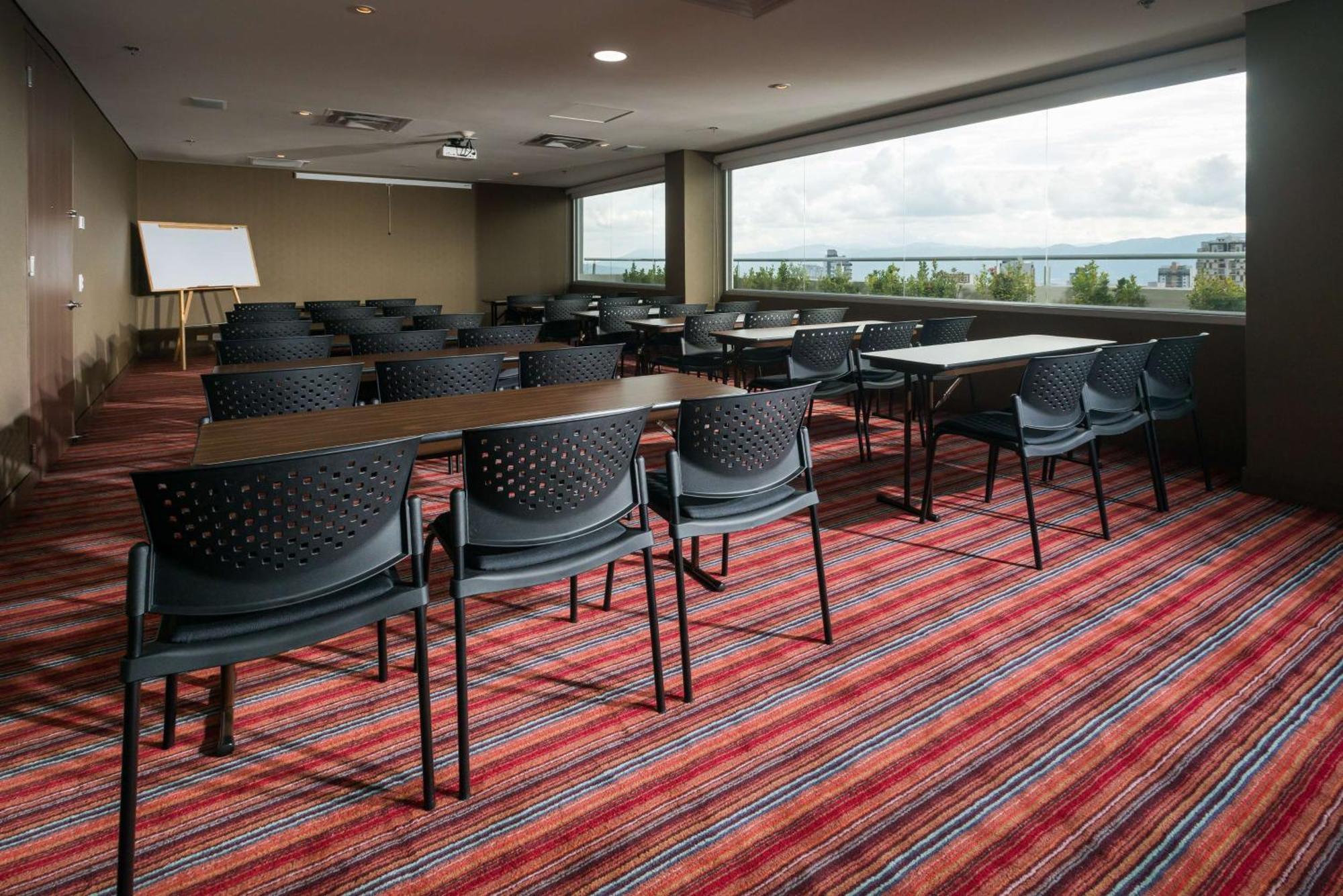 מלון Hampton By Hilton בוקארמנגה מראה חיצוני תמונה