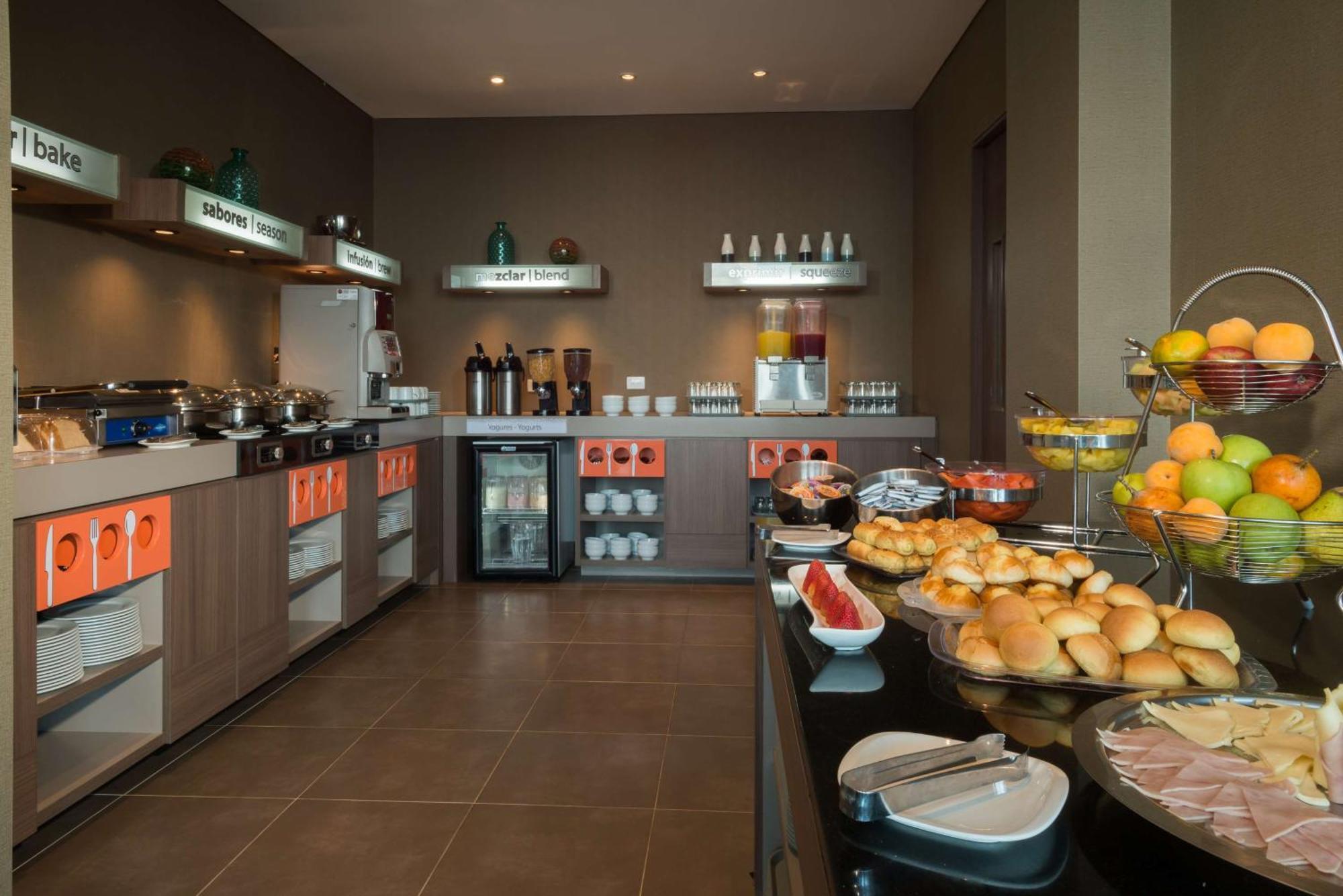 מלון Hampton By Hilton בוקארמנגה מראה חיצוני תמונה