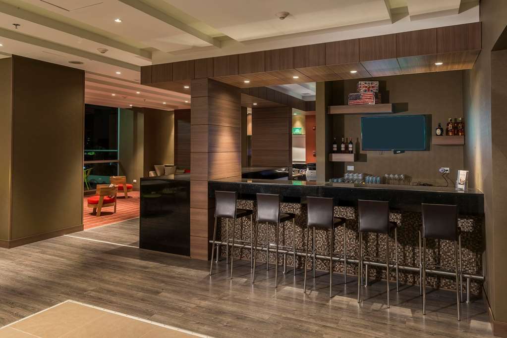 מלון Hampton By Hilton בוקארמנגה מסעדה תמונה