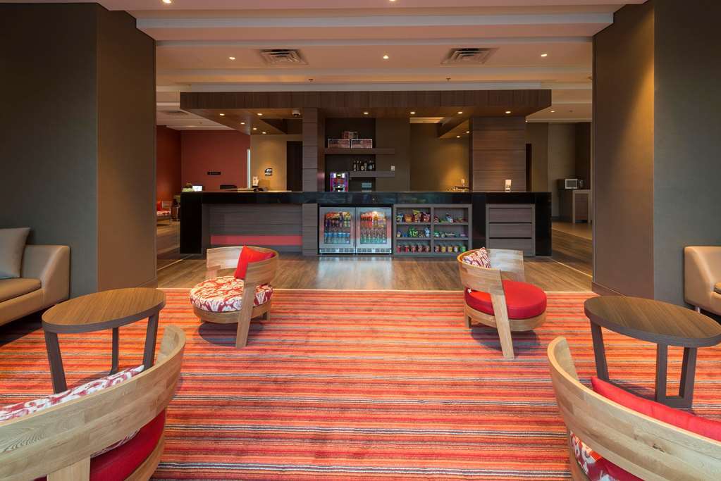 מלון Hampton By Hilton בוקארמנגה מראה פנימי תמונה
