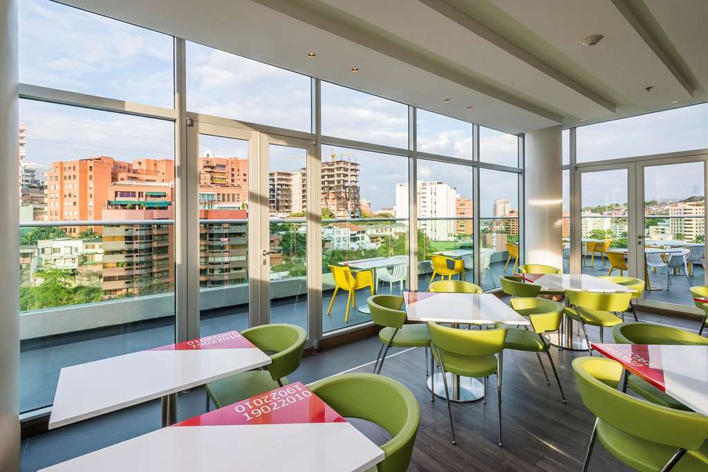 מלון Hampton By Hilton בוקארמנגה מסעדה תמונה