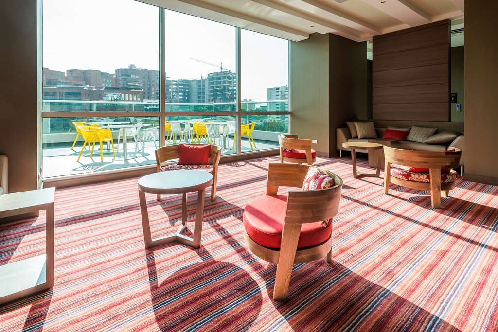 מלון Hampton By Hilton בוקארמנגה מראה פנימי תמונה